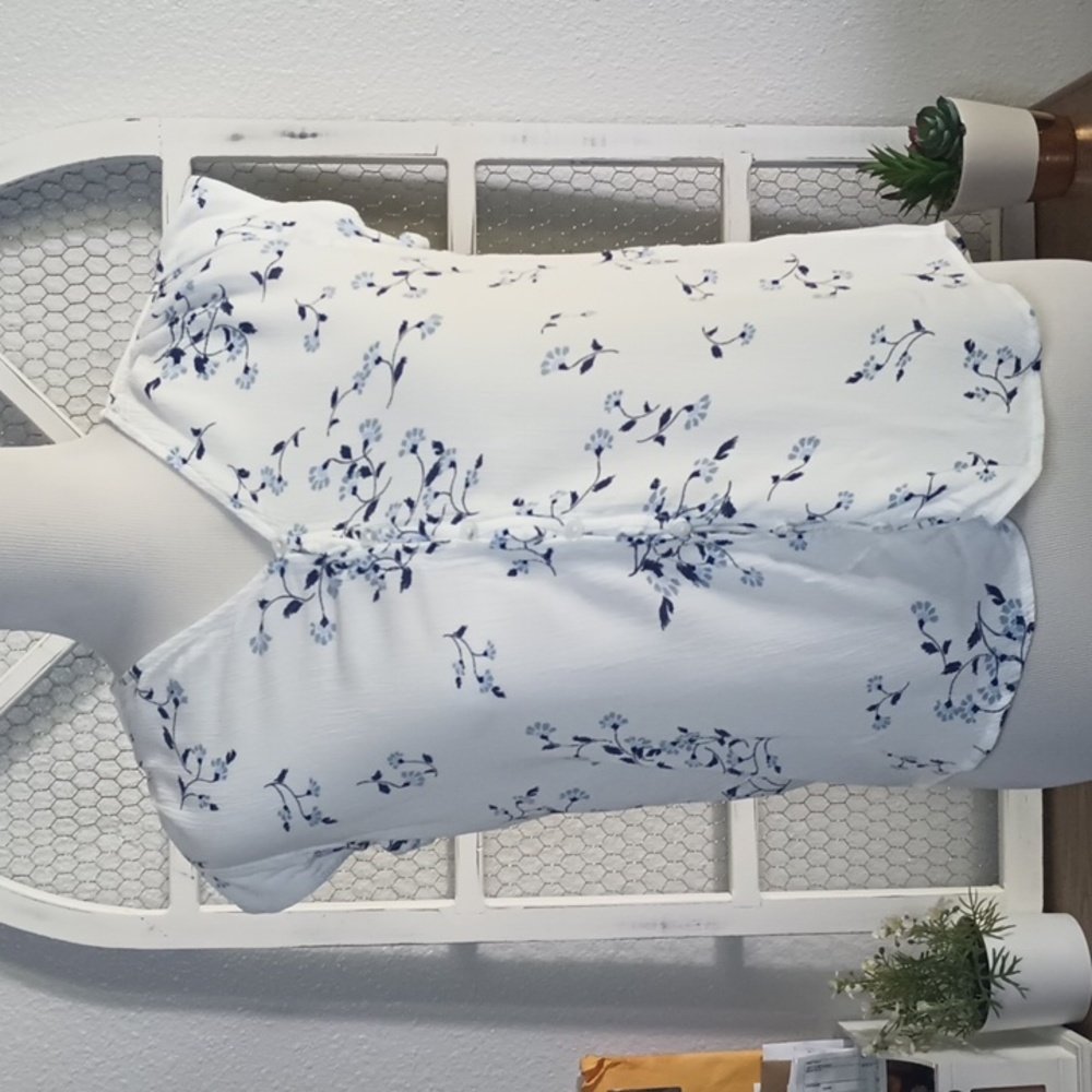 Liz Claiborne Floral Blouse
